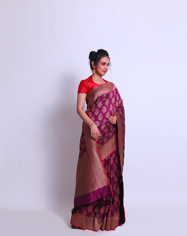 A Wine Handloom Silk saree with Tanchoi design all over the drape sounds exquisite - BSK09683