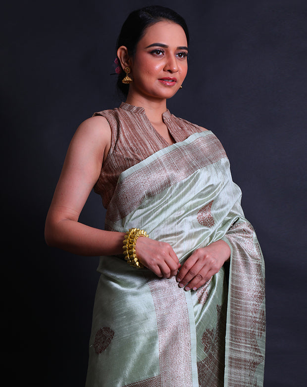 The light green Banarasi Tussar saree you've described sounds exquisite and unique.- BSK010720